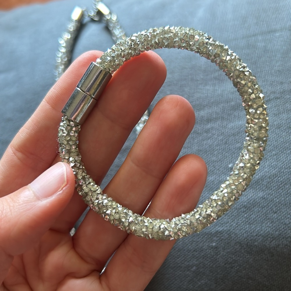 EUC sparkly necklace and magnetic closure bracelet - Picture 5 of 7